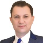 اقطعوا يد السارق يا أهل الخير