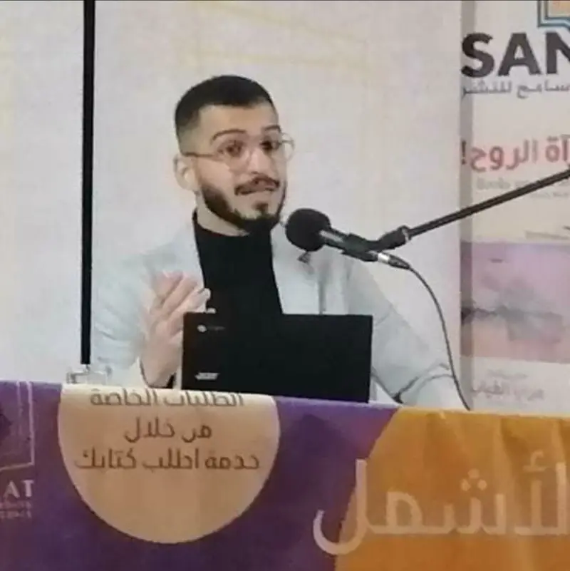 حوار مع محمد الكلابي: عن الذات، التلاشي، وإرادة المعنى