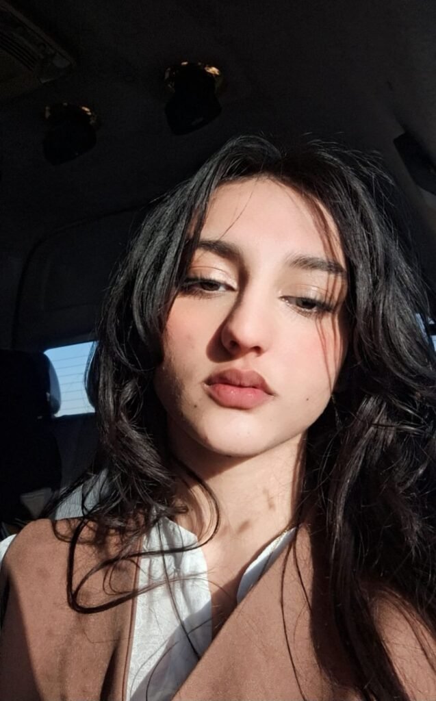 أحـــلام الخـادمــة