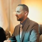 حوارات بلا عقول: عندما يصبح الصراخ معيار النجاح التلفزيوني
